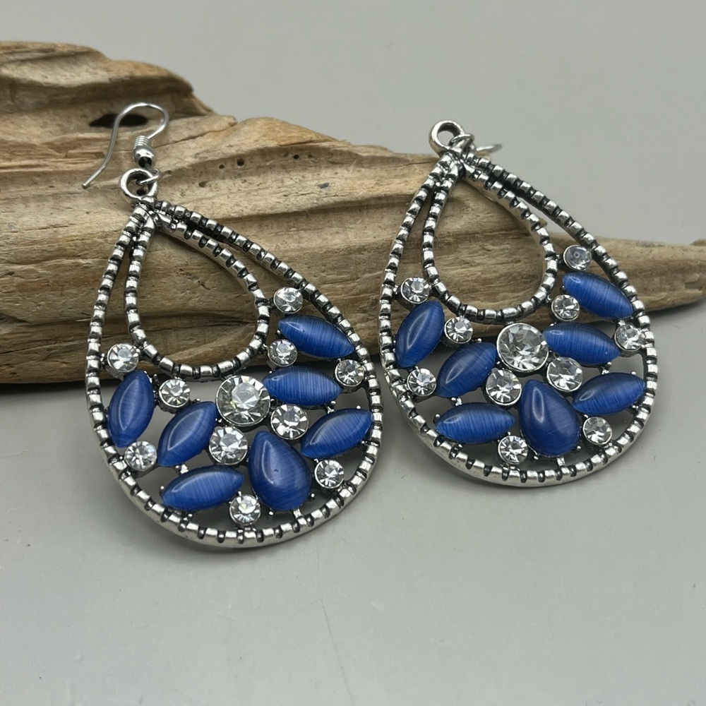 Elegant Blue and Silver Teardrop Earrings